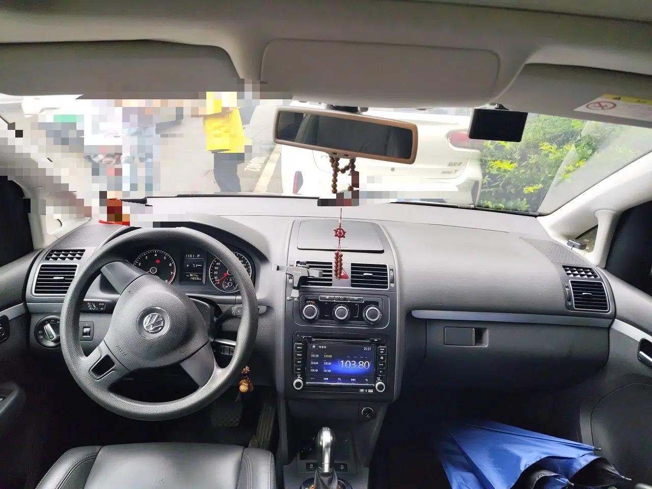 Volkswagen Touran 2015 1.4T DSG Comfort Edition 5 Seats — миниатюра 9