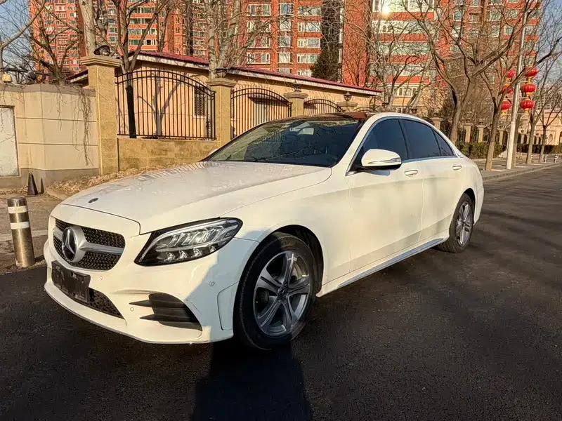2020 Mercedes-Benz C-Class C 260 L Sport Edition — миниатюра 1