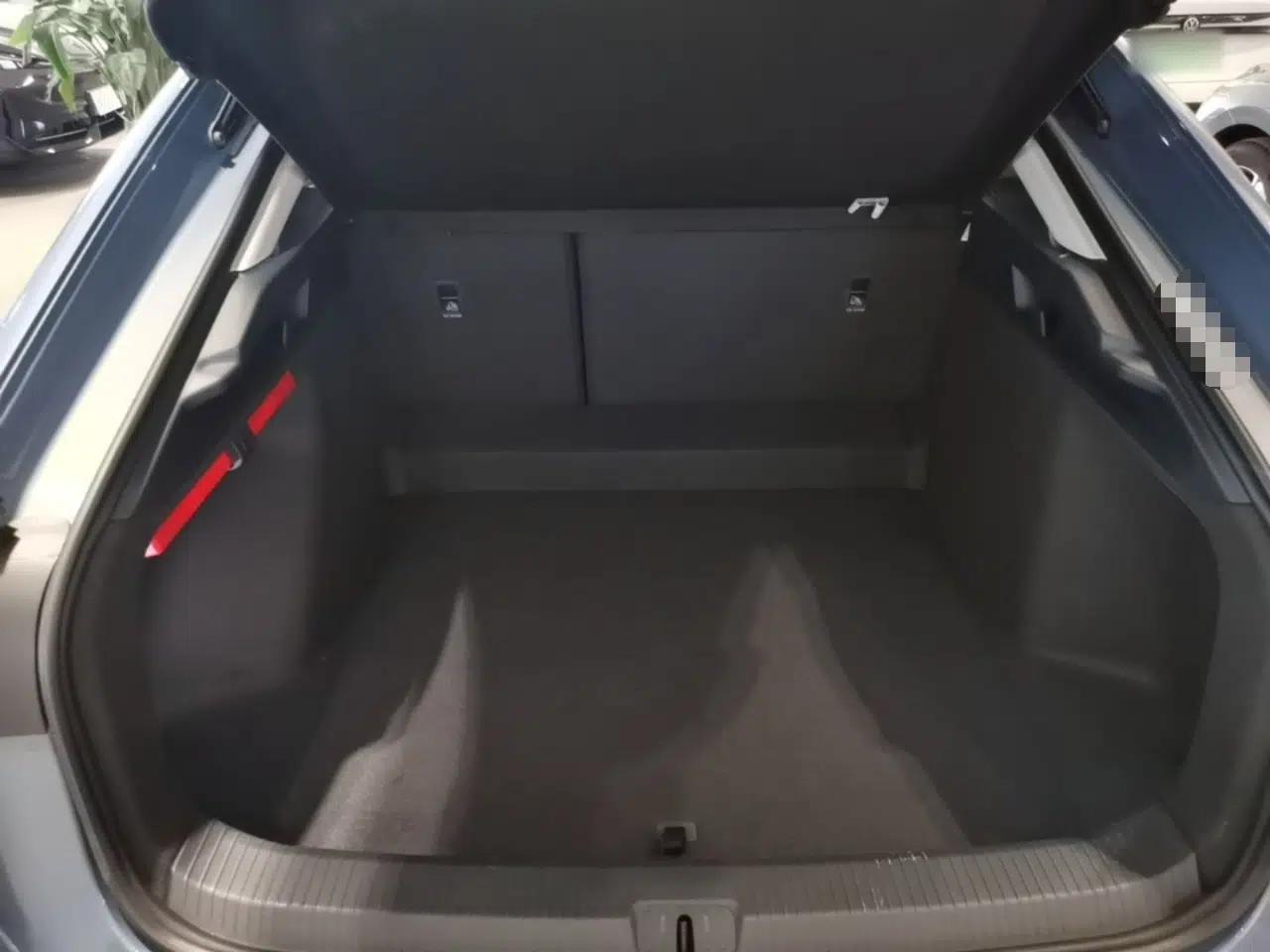 Volkswagen ID.7 VIZZION 2024 AIR model — миниатюра 22