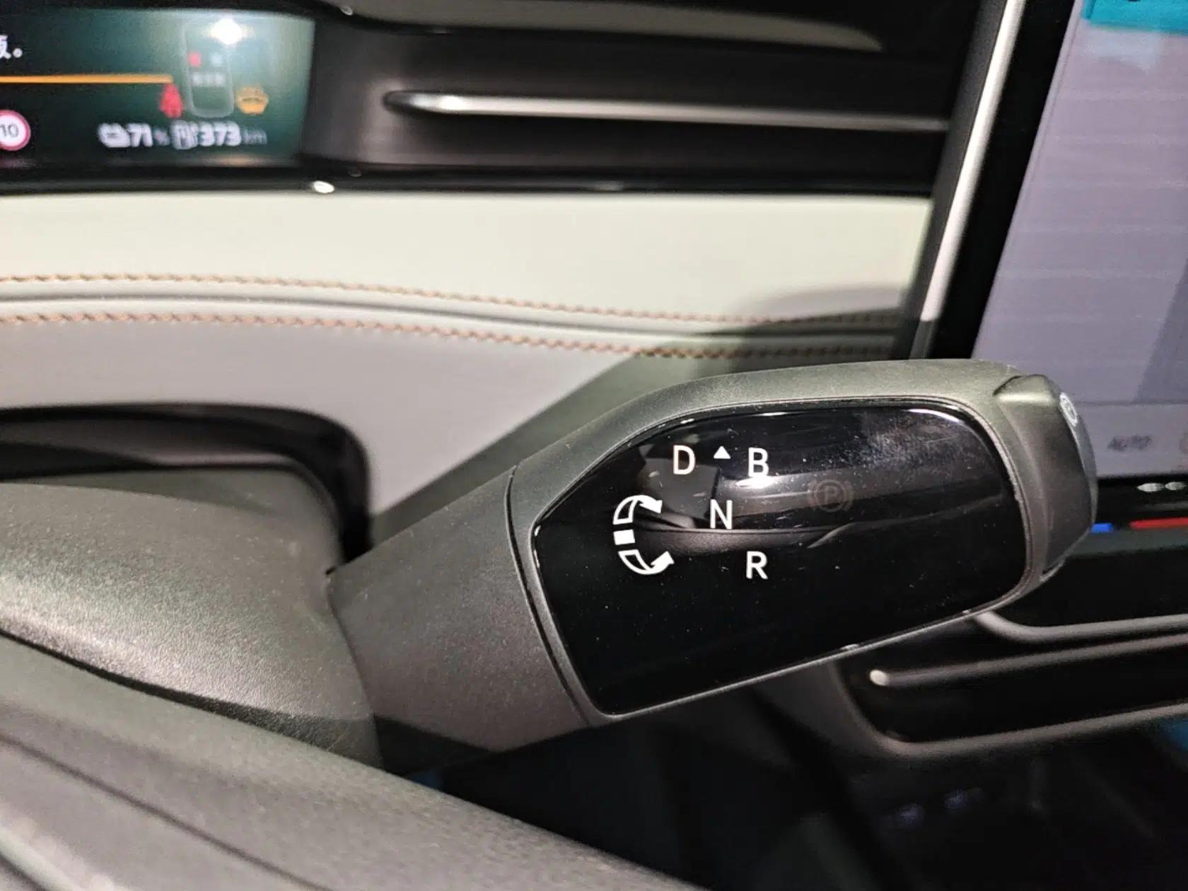 Volkswagen ID.7 VIZZION 2024 AIR model — миниатюра 16