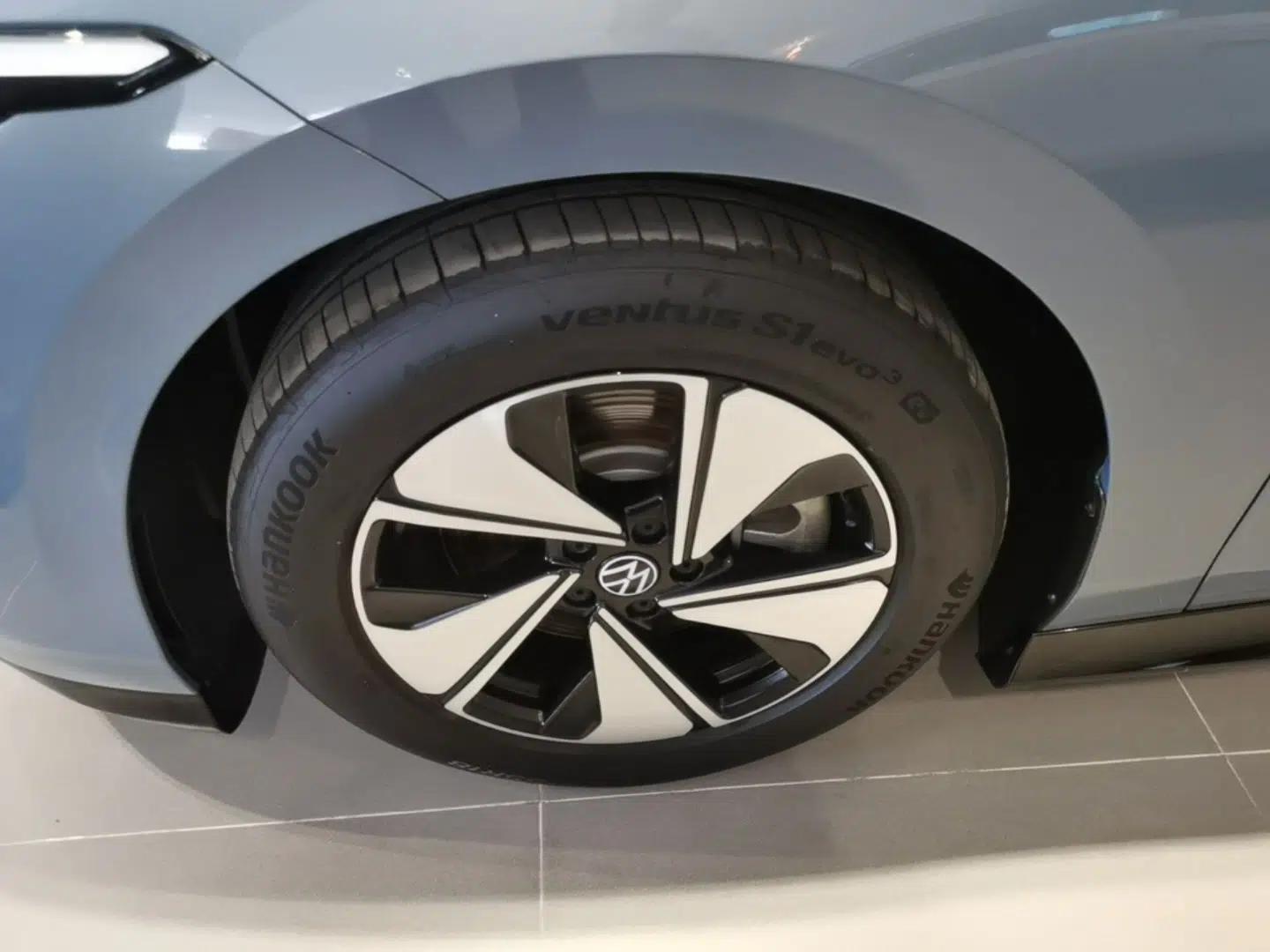 Volkswagen ID.7 VIZZION 2024 AIR model — миниатюра 10