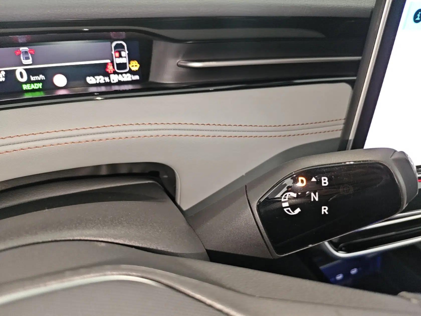 Volkswagen ID.7 VIZZION 2024 AIR model — миниатюра 16