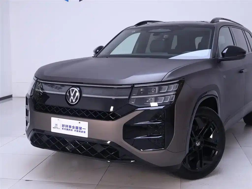2025 Teramont Pro 450TSI 4WD Summit Edition — миниатюра 2
