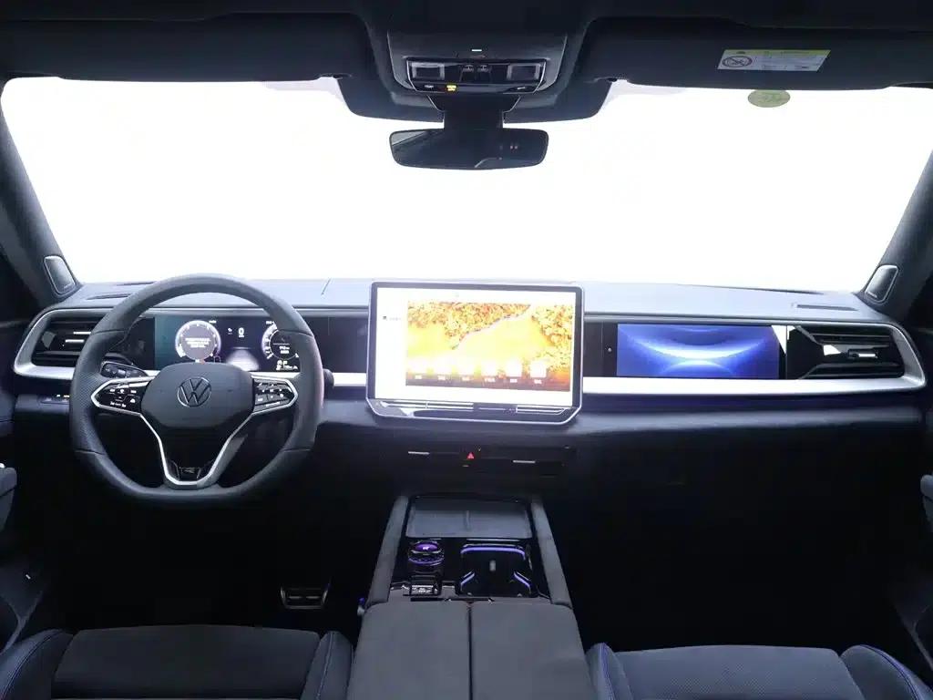 2025 Teramont Pro 450TSI 4WD Summit Edition — миниатюра 12