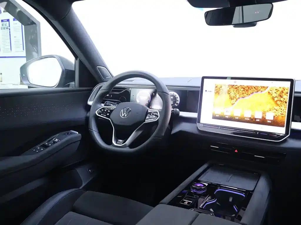 2025 Teramont Pro 450TSI 4WD Summit Edition — миниатюра 13