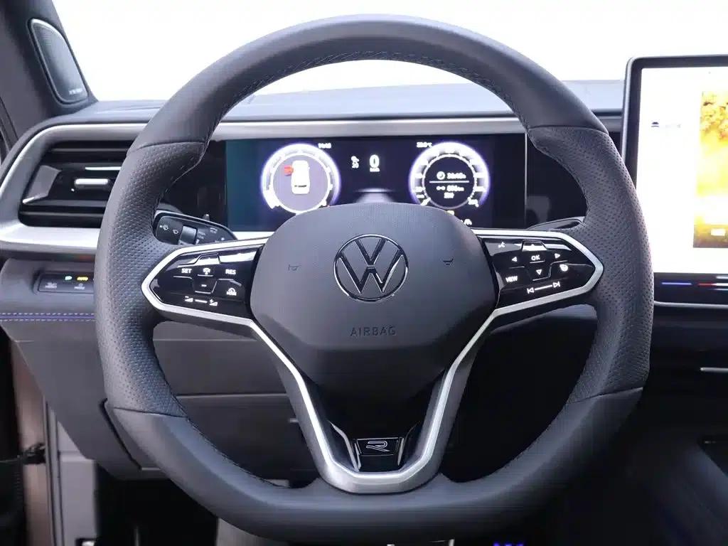 2025 Teramont Pro 450TSI 4WD Summit Edition — миниатюра 15