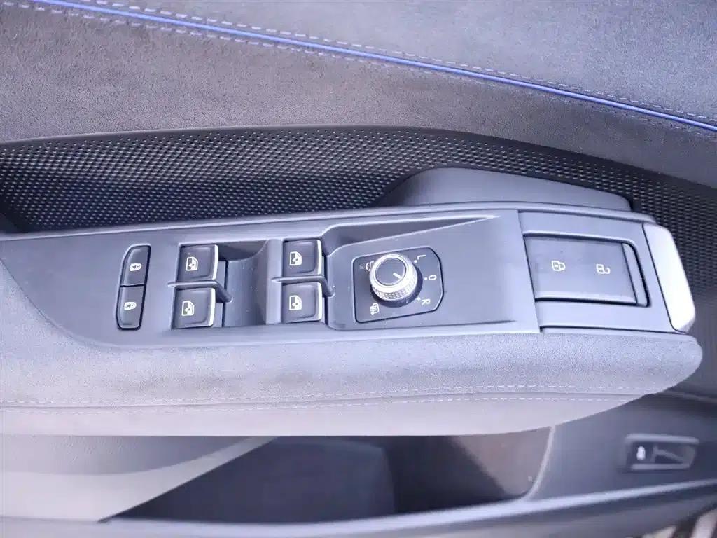 2025 Teramont Pro 450TSI 4WD Summit Edition — миниатюра 16