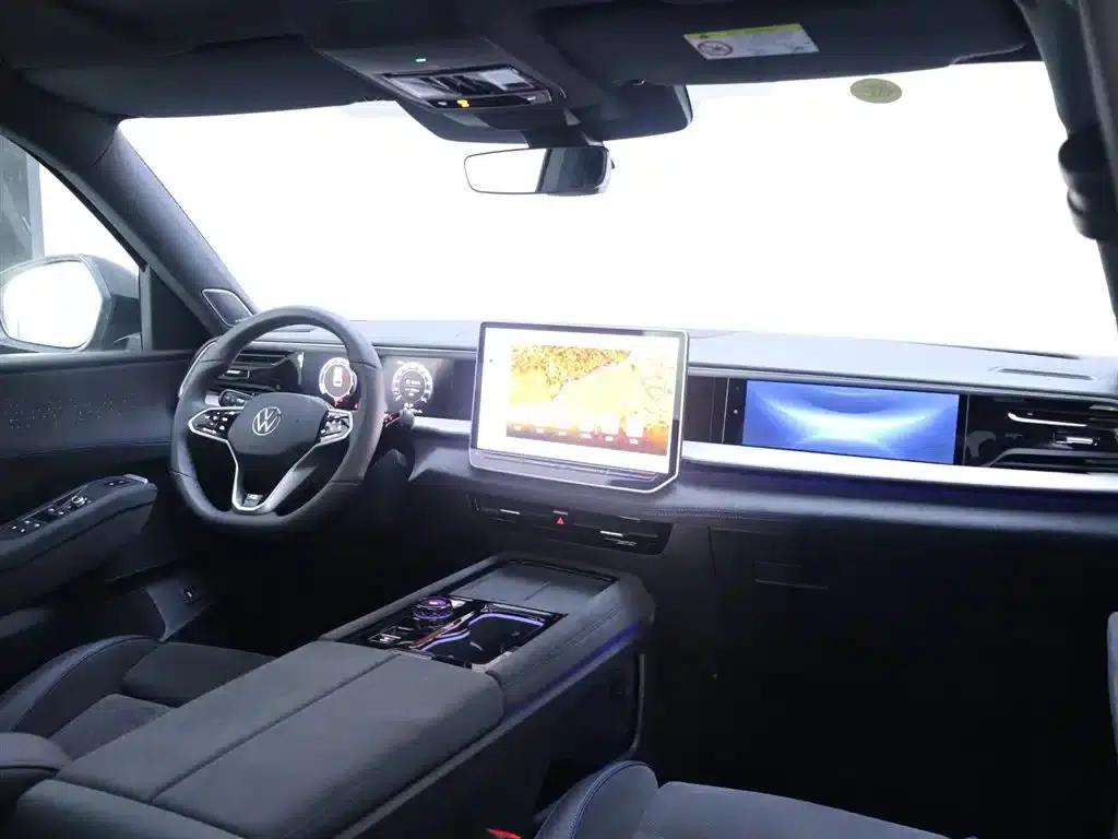 2025 Teramont Pro 450TSI 4WD Summit Edition — миниатюра 19