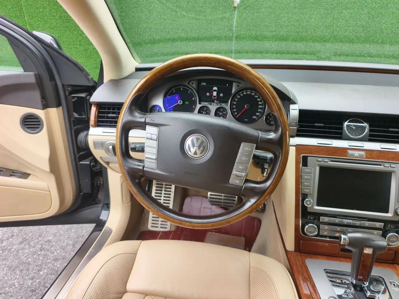 Volkswagen Phaeton 2009 3.6L V6 5-Seater Extended Comfort Version — миниатюра 10