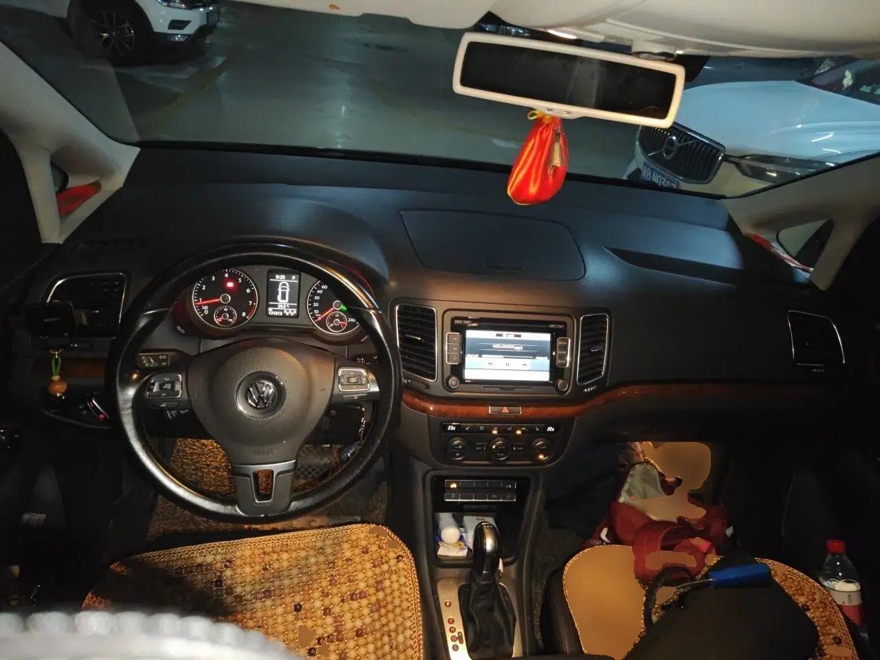 Volkswagen Sharan 2015 1.8TSI Comfort Model — миниатюра 9