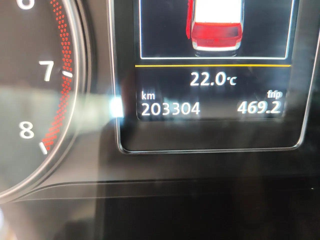 Volkswagen Multivan 2012 2.0 TSI Four-Wheel Drive Deluxe Edition — миниатюра 12