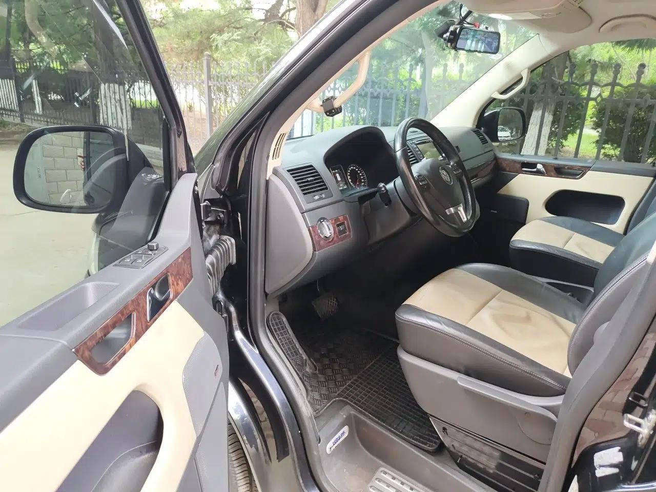 Volkswagen Multivan 2012 2.0 TSI Four-Wheel Drive Deluxe Edition — миниатюра 16