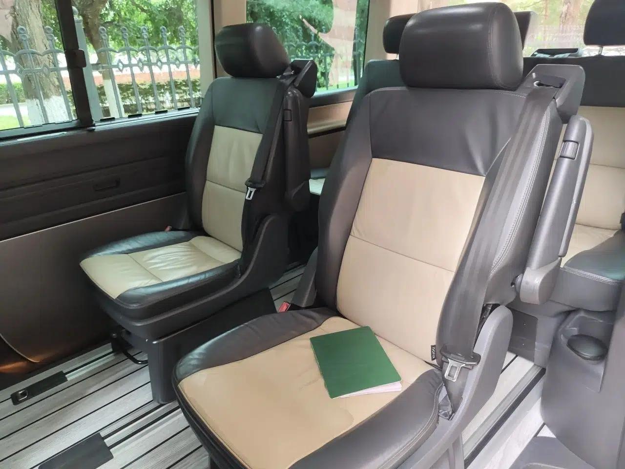 Volkswagen Multivan 2012 2.0 TSI Four-Wheel Drive Deluxe Edition — миниатюра 17