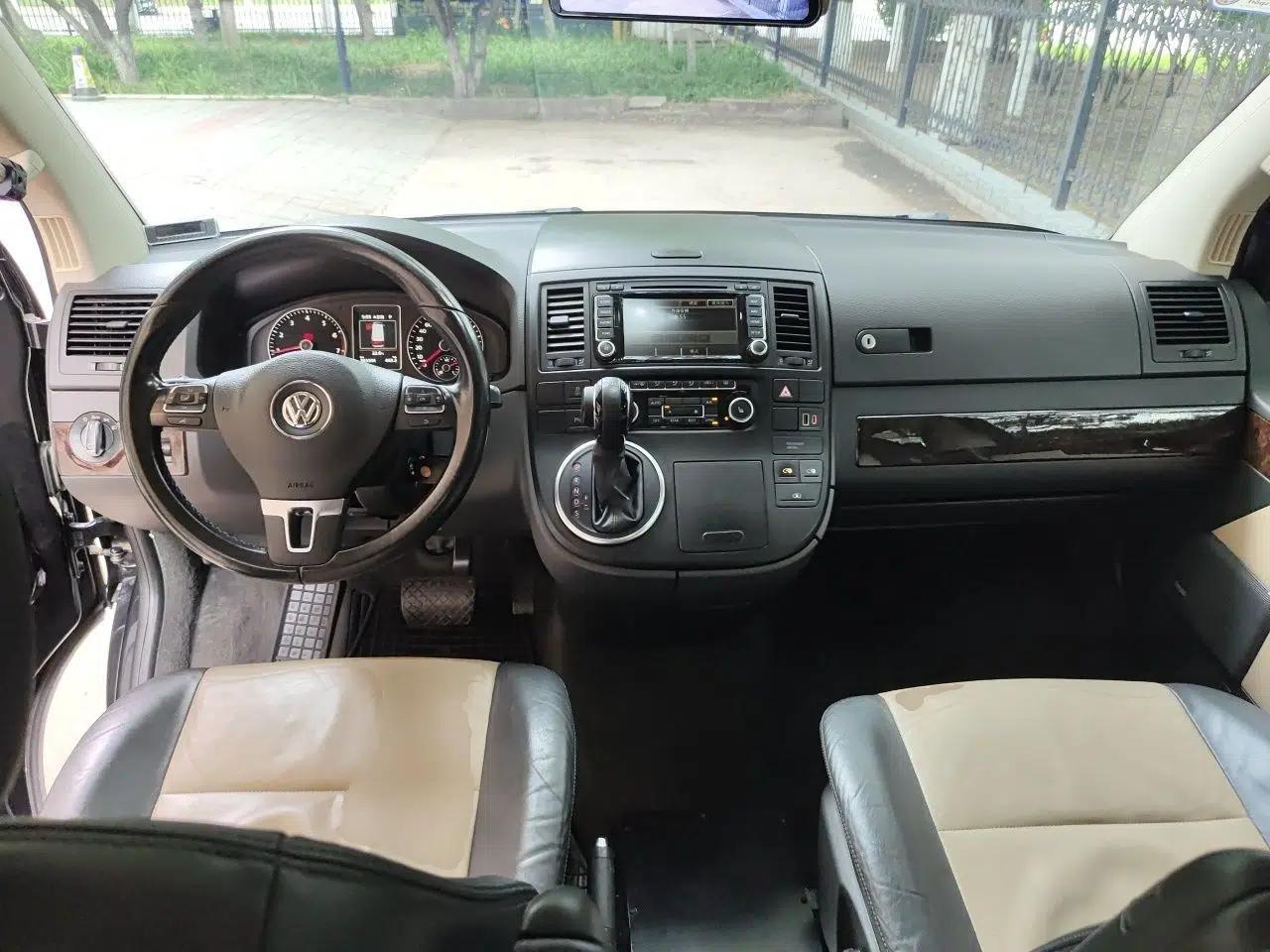 Volkswagen Multivan 2012 2.0 TSI Four-Wheel Drive Deluxe Edition — миниатюра 9