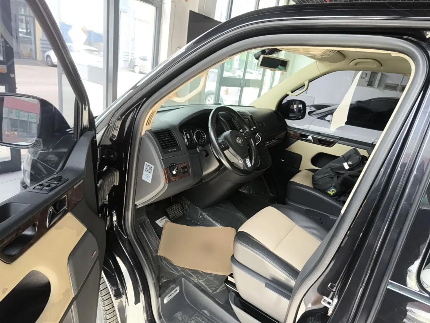 Volkswagen Multivan 2014 2.0 TSI Four-Wheel-Drive Executive Edition — миниатюра 27