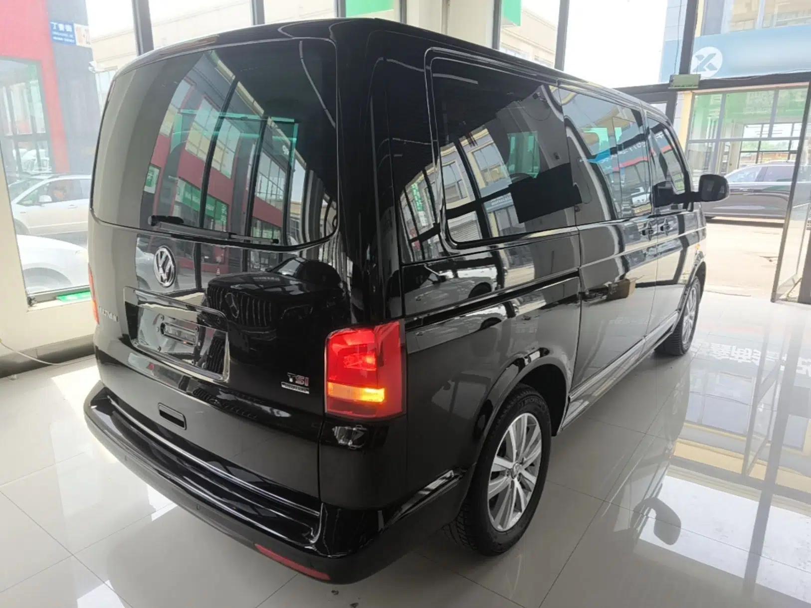 Volkswagen Multivan 2014 2.0 TSI Four-Wheel-Drive Executive Edition — миниатюра 6
