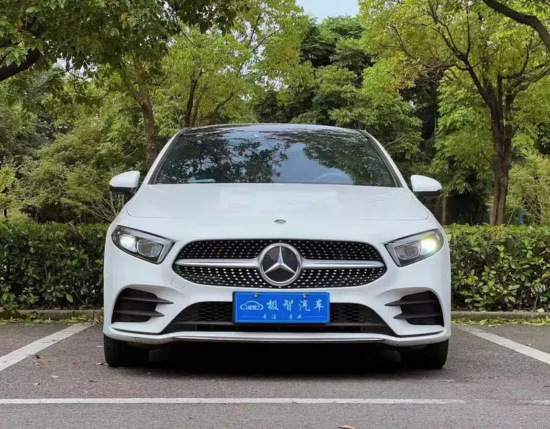 Mercedes-Benz A-Class 2022 Facelift A 200 L Sport Sedan Fashion Edition — миниатюра 2