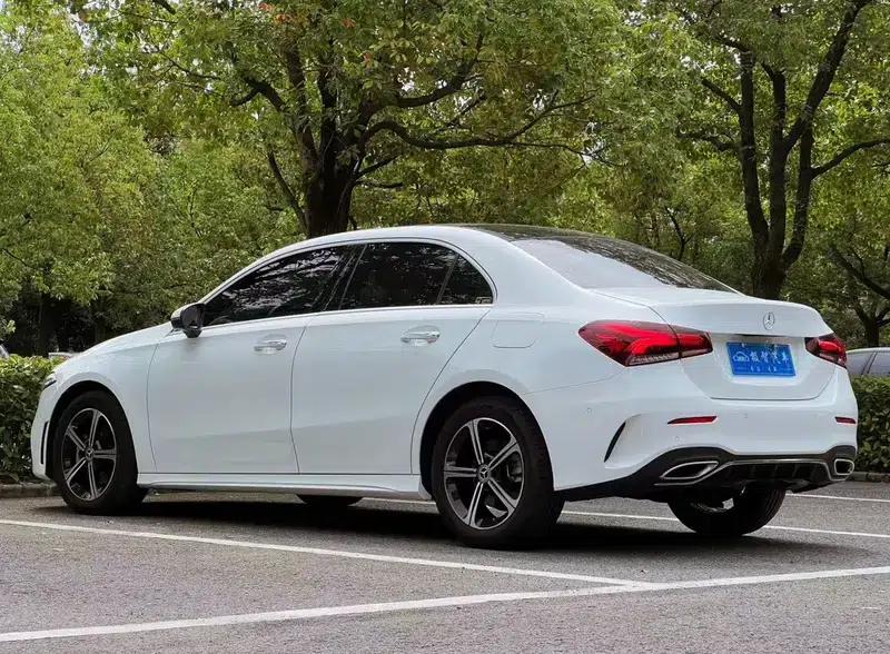 Mercedes-Benz A-Class 2022 Facelift A 200 L Sport Sedan Fashion Edition — миниатюра 5