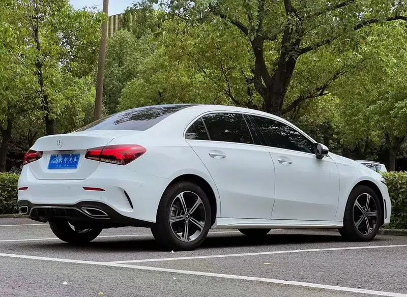 Mercedes-Benz A-Class 2022 Facelift A 200 L Sport Sedan Fashion Edition — миниатюра 7
