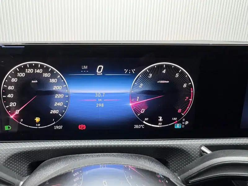 2024 Mercedes-Benz A-Class A 180 L — миниатюра 15