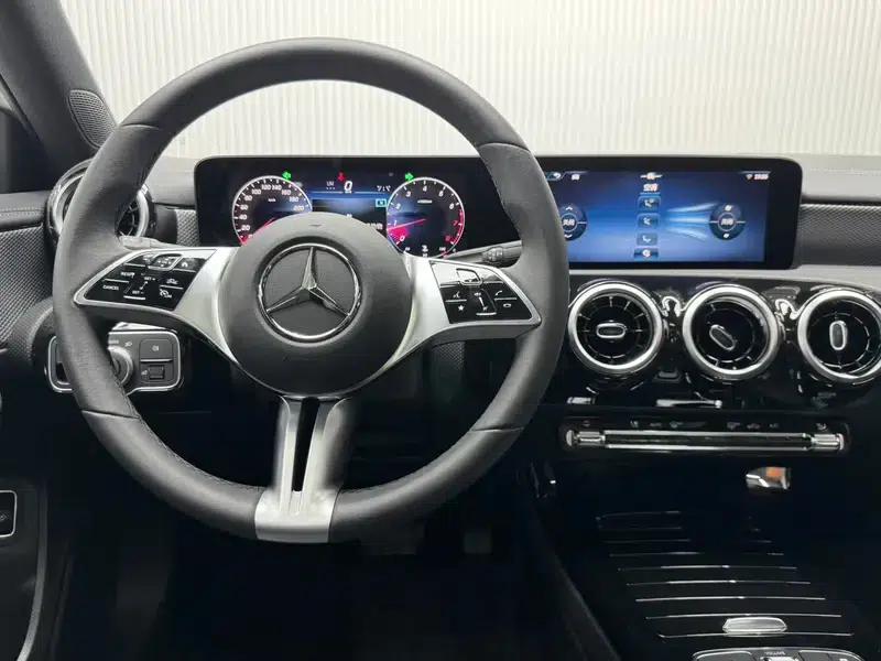 2024 Mercedes-Benz A-Class A 180 L — миниатюра 16