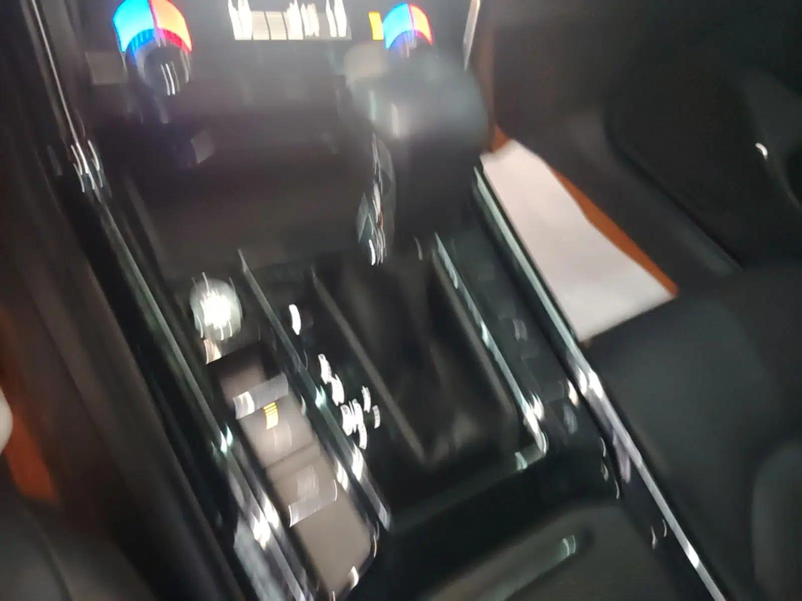 Volkswagen Phideon 2019 380TSI Two-Wheel Drive Business Edition China VI Standard — миниатюра 16