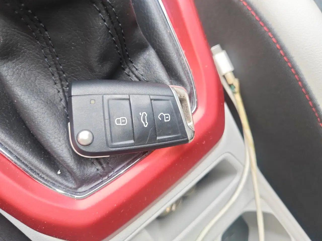 Volkswagen T-Cross 2021 1.5L Automatic Comfort Edition — миниатюра 17