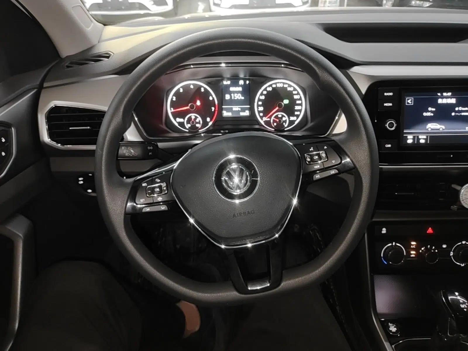 Volkswagen T-Cross 2020 1.5L Automatic Comfort Edition — миниатюра 18
