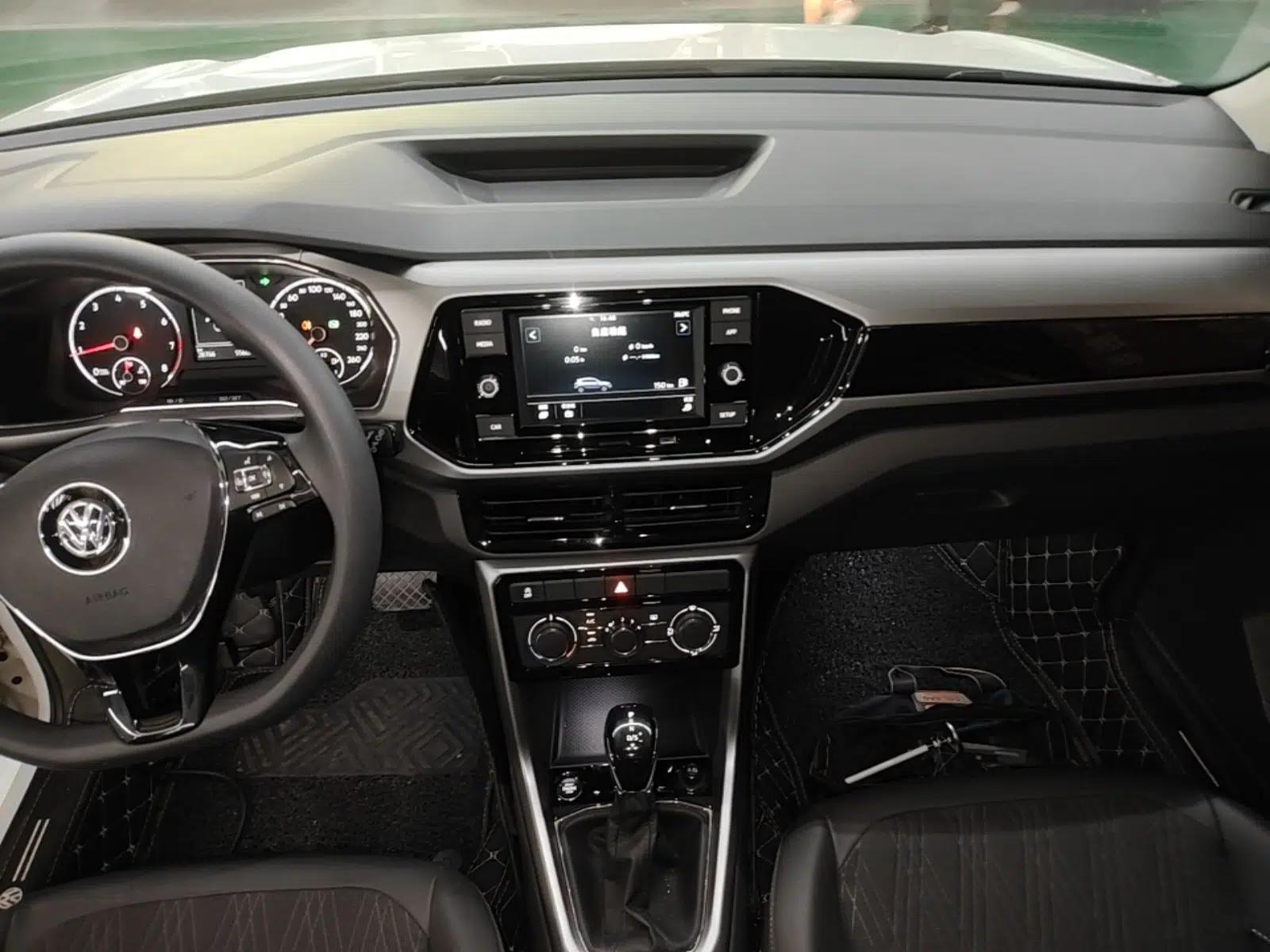Volkswagen T-Cross 2020 1.5L Automatic Comfort Edition — миниатюра 20