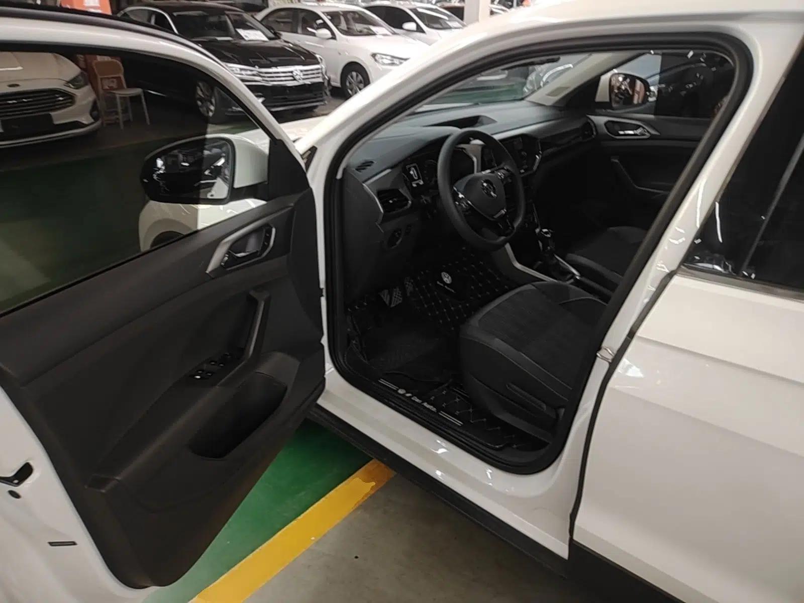 Volkswagen T-Cross 2020 1.5L Automatic Comfort Edition — миниатюра 23