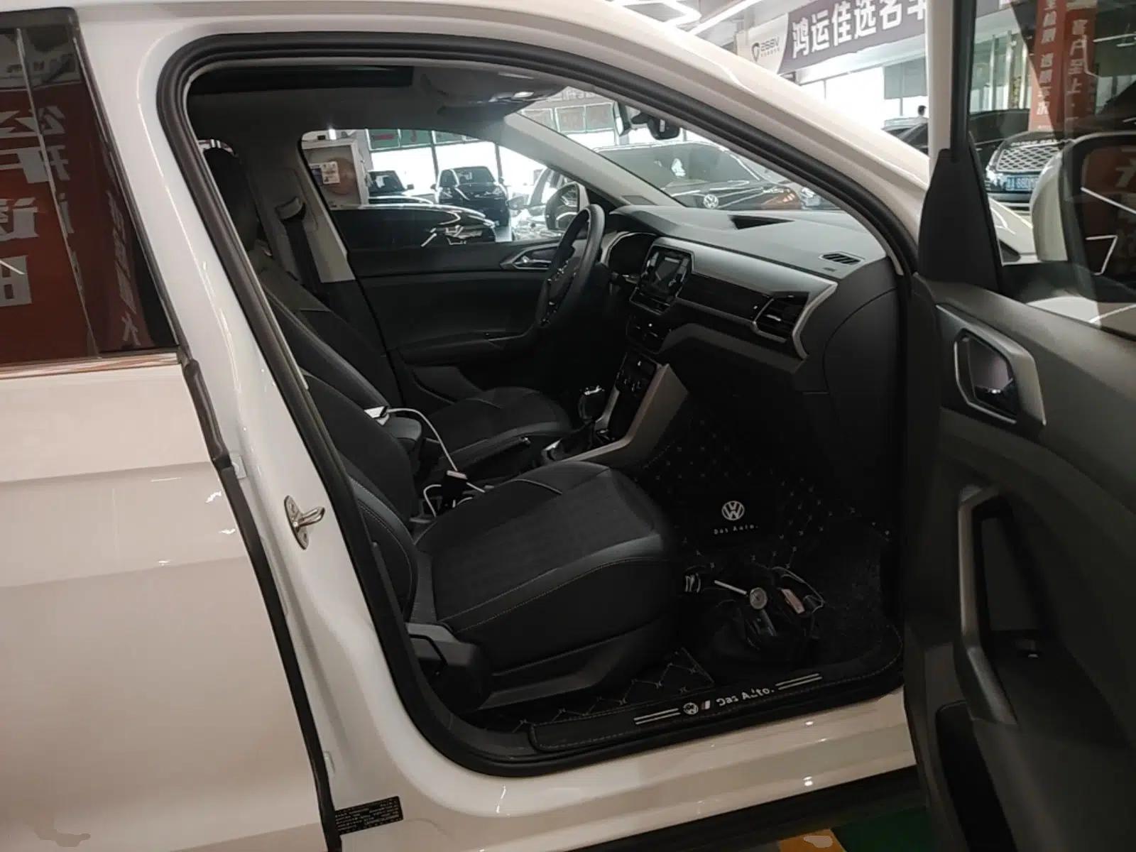 Volkswagen T-Cross 2020 1.5L Automatic Comfort Edition — миниатюра 24