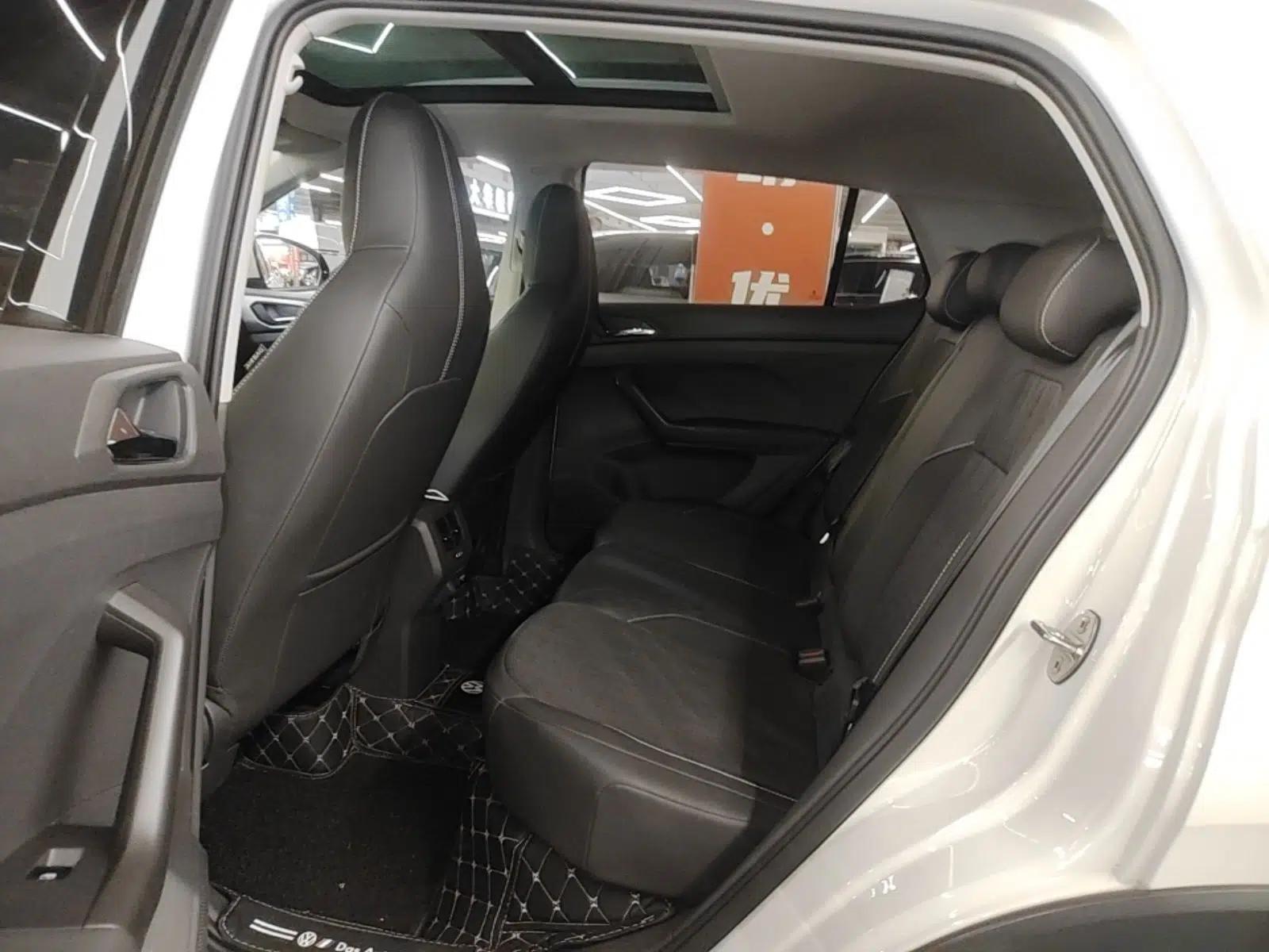 Volkswagen T-Cross 2020 1.5L Automatic Comfort Edition — миниатюра 25