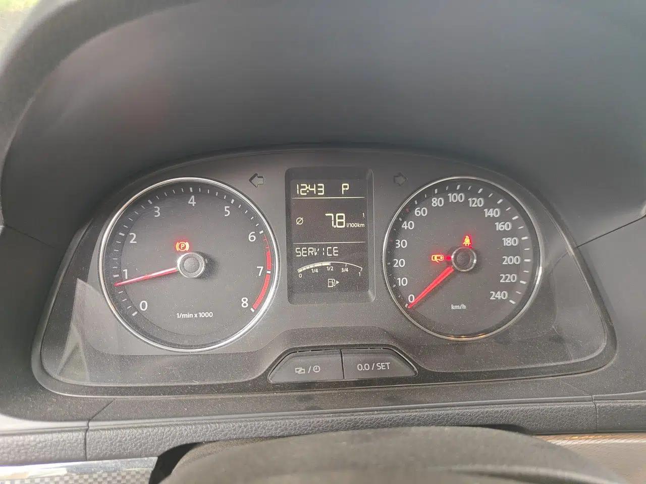 Volkswagen Cross Lavida 2014 1.4TSI DSG — миниатюра 11