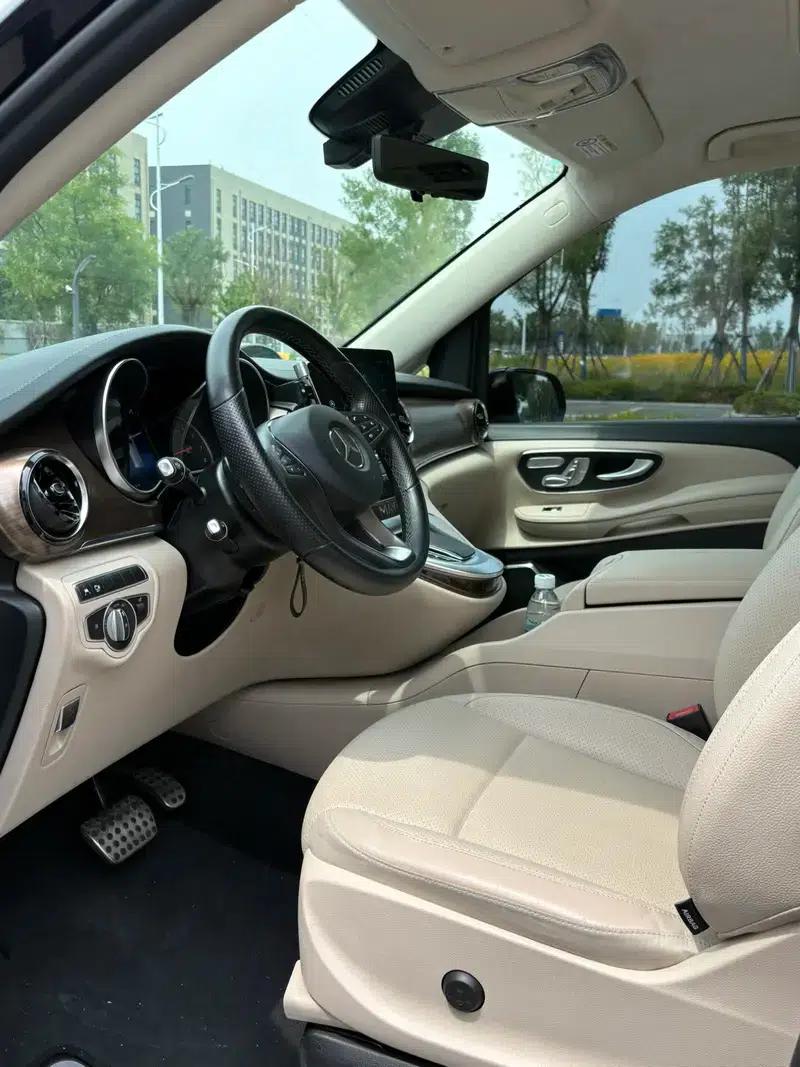 Mercedes-Benz V-Class 2022 V 260 L Long Wheelbase Luxury Edition — миниатюра 17