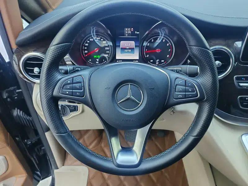 Mercedes-Benz V-Class 2017 V 260 L Limited Edition — миниатюра 19