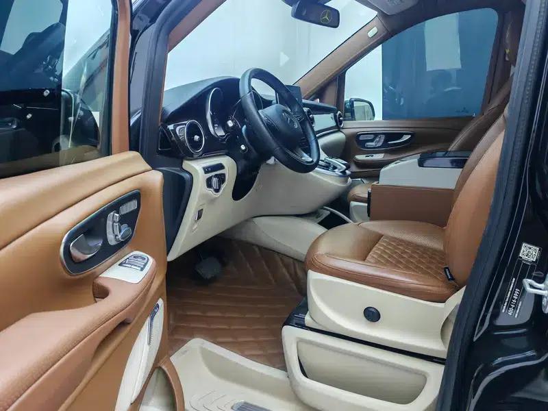 Mercedes-Benz V-Class 2017 V 260 L Limited Edition — миниатюра 21