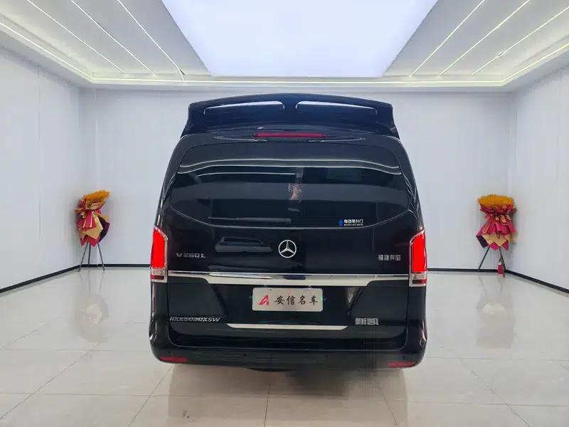 Mercedes-Benz V-Class 2017 V 260 L Limited Edition — миниатюра 5