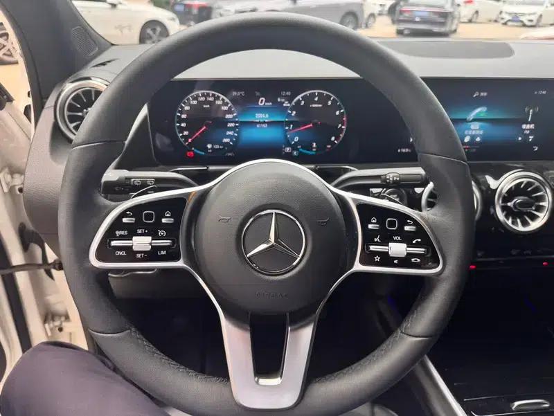 2023 Mercedes-Benz GLA 220 — миниатюра 11