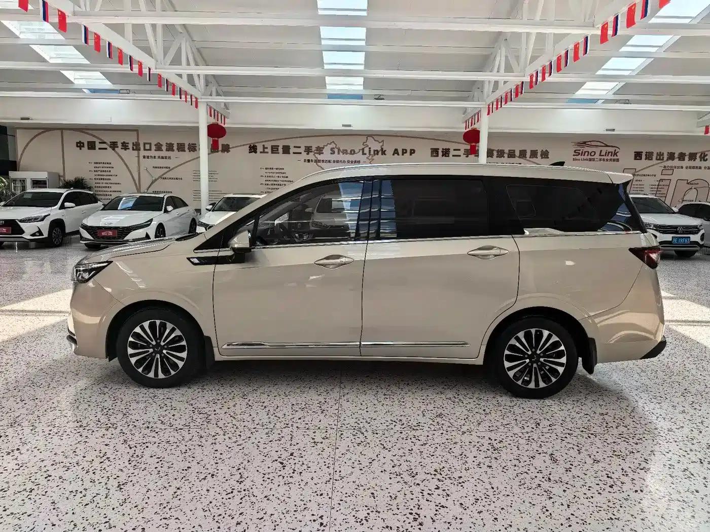 Wuling Jiachen 2022 1.5T CVT Premium Flagship Edition — миниатюра 4