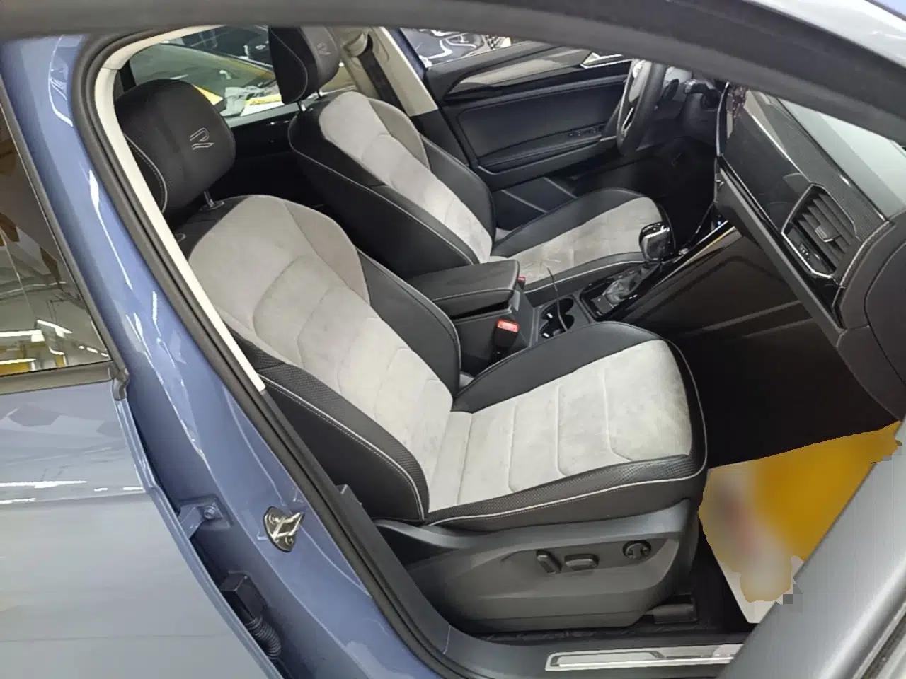 Volkswagen Tayron X 2020 330TSI Two-Wheel Drive Luxury Smart Connectivity Version — миниатюра 24