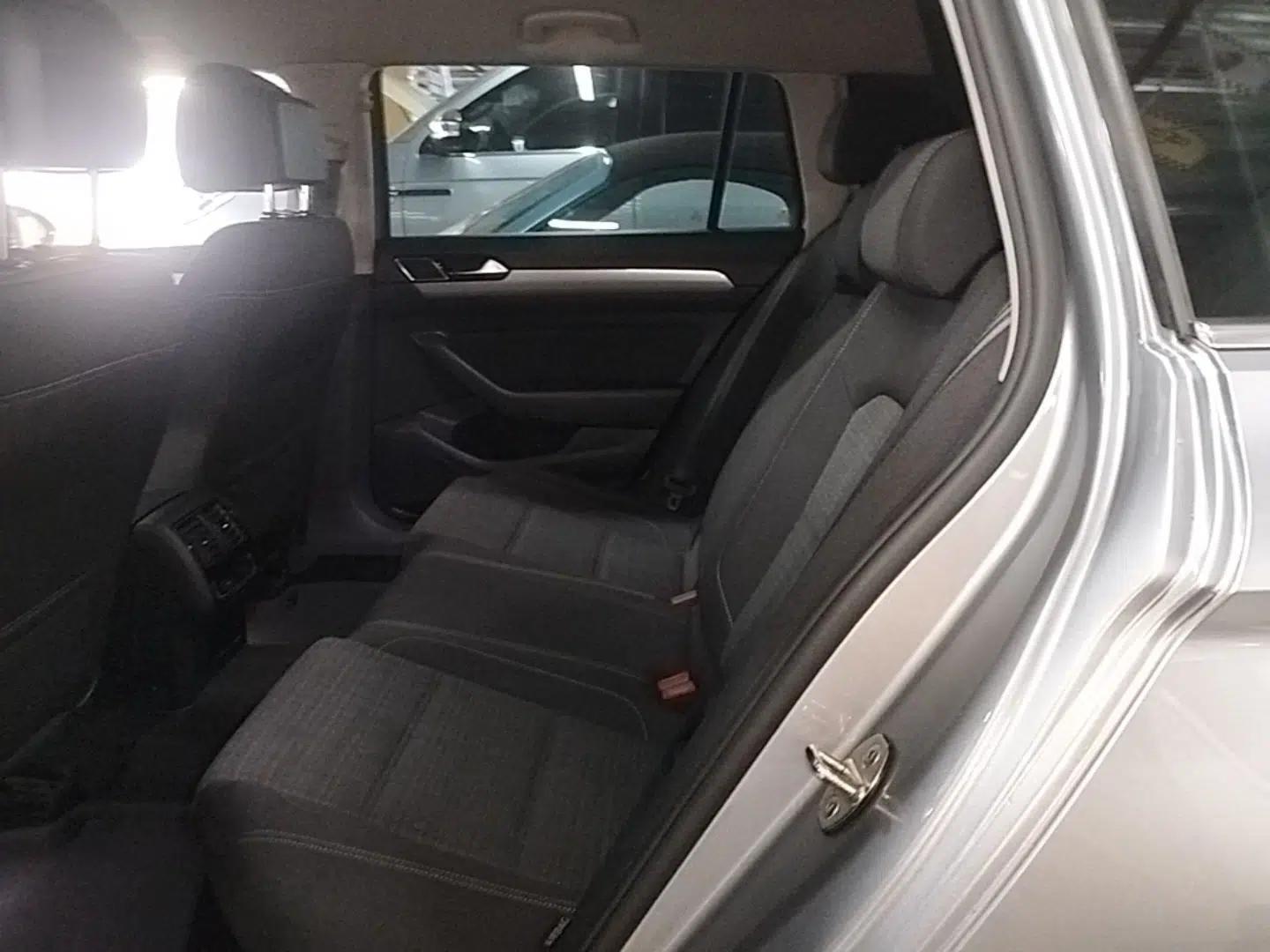 Volkswagen Variant 2021 2.0T Comfort Edition — миниатюра 20