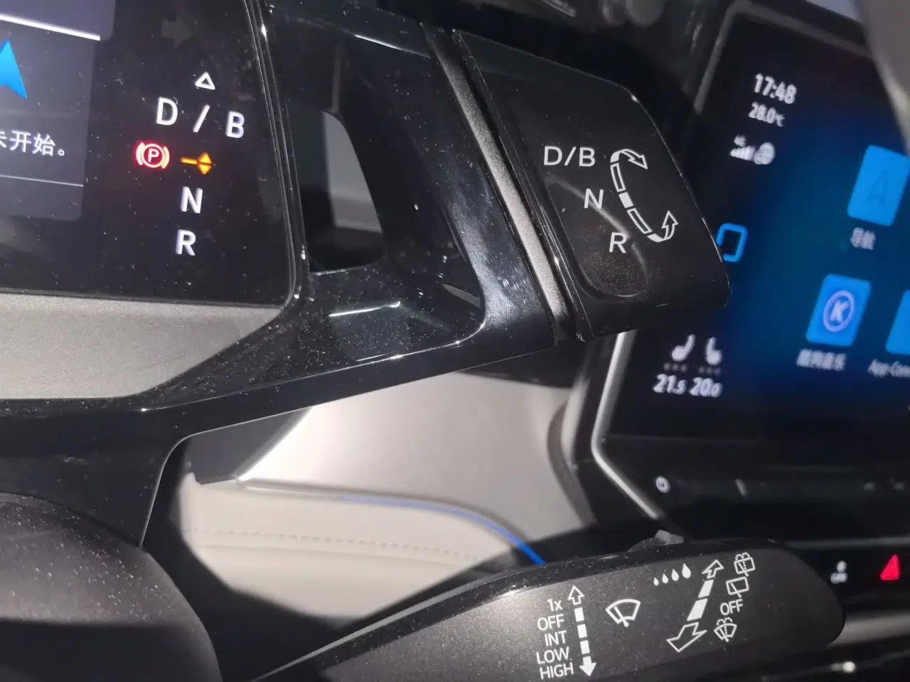 Volkswagen ID.6 CROZZ 2022 Long-Range PRO Edition — миниатюра 14