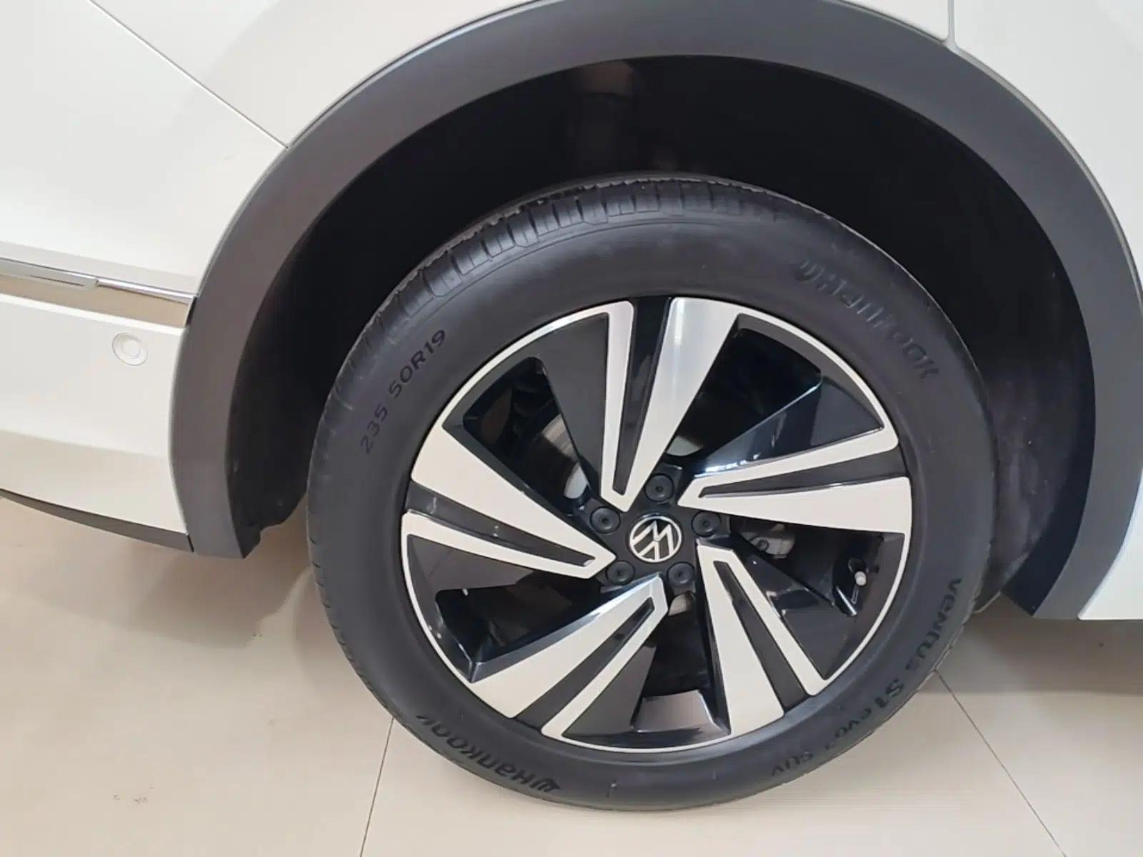 Volkswagen Tiguan X 2022 330TSI Two-Wheel-Drive Flagship Edition — миниатюра 11