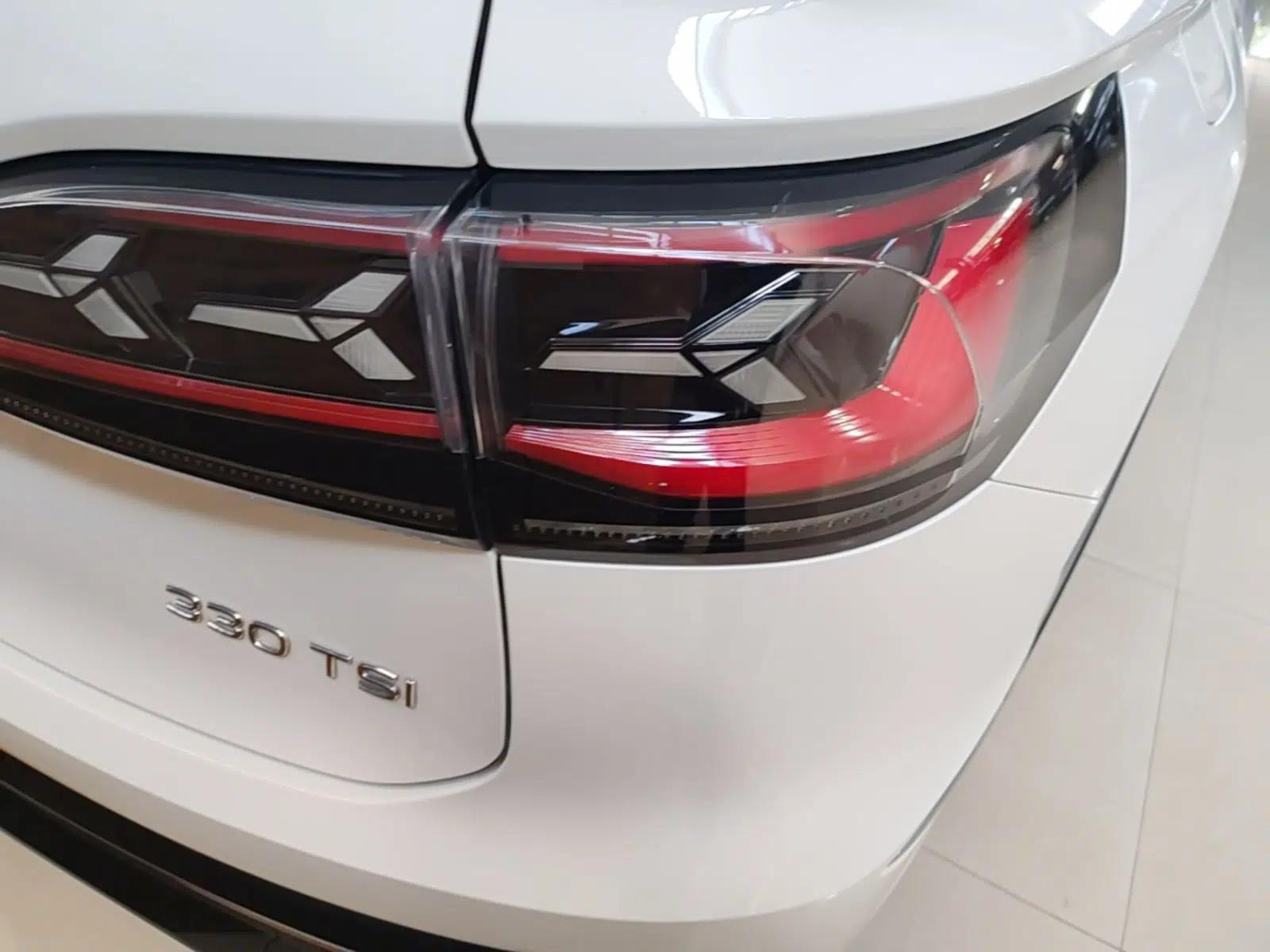 Volkswagen Tiguan X 2022 330TSI Two-Wheel-Drive Flagship Edition — миниатюра 9