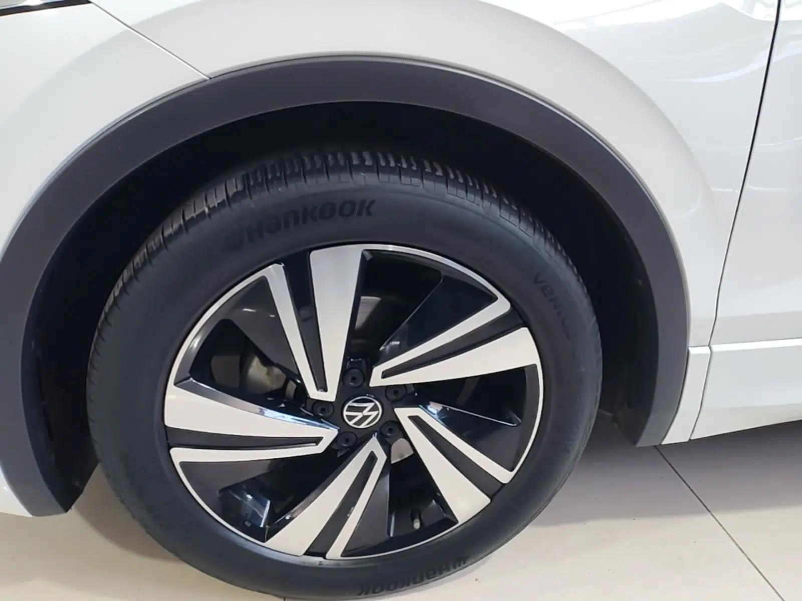 Volkswagen Tiguan X 2022 330TSI Two-Wheel-Drive Flagship Edition — миниатюра 10