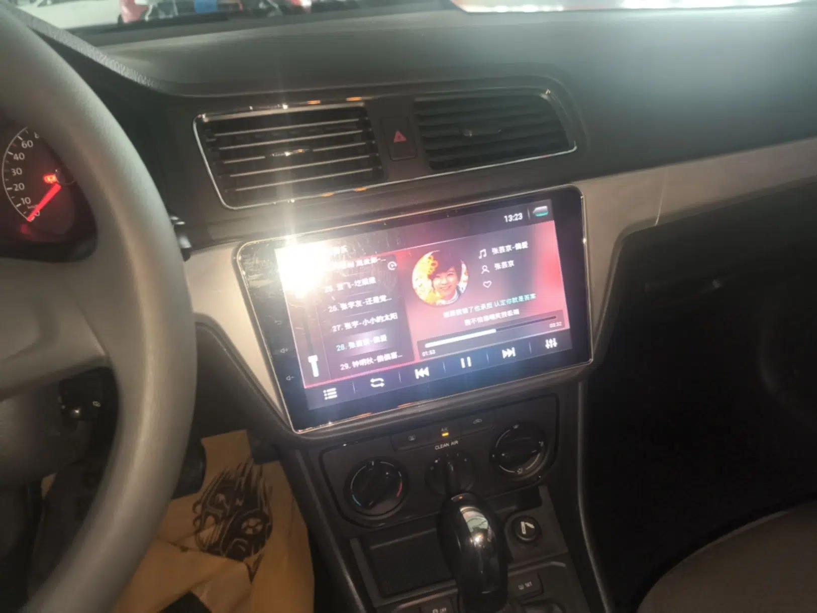 Volkswagen Gran Lavida 2015 1.6L Automatic Fashion Edition — миниатюра 15