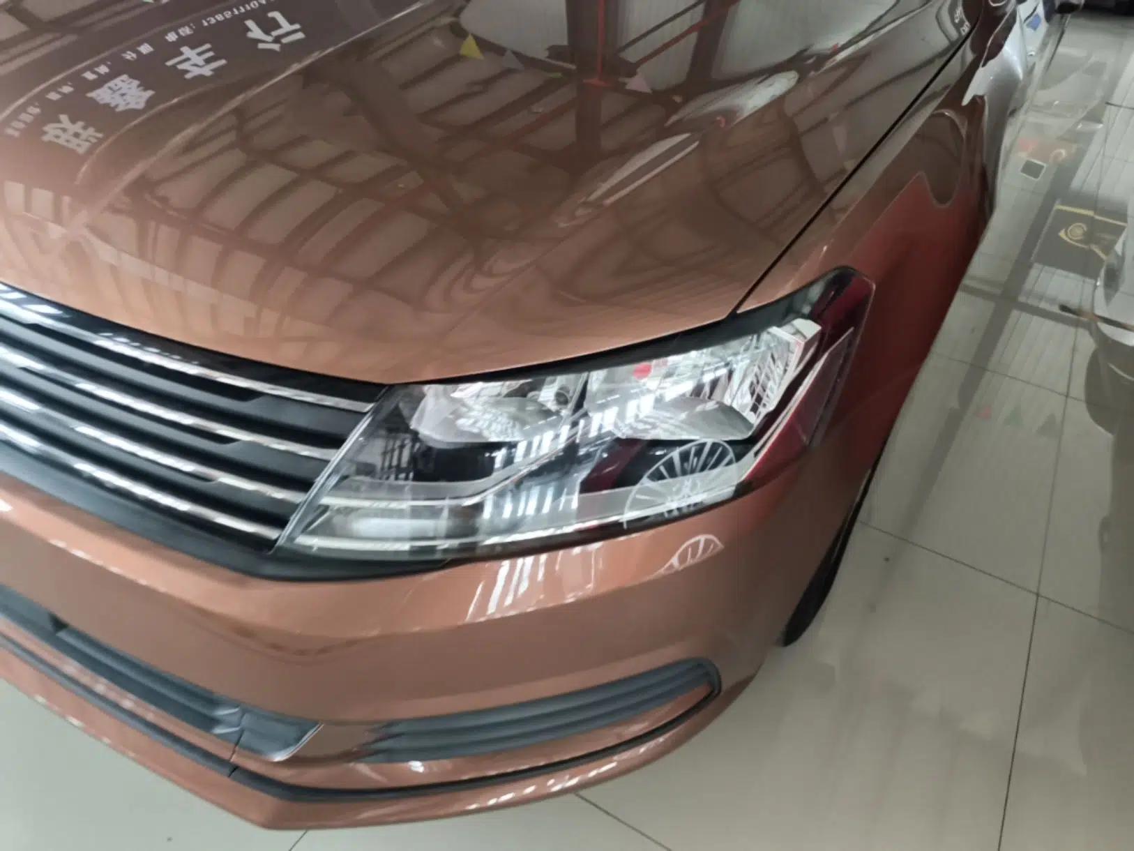 Volkswagen Gran Lavida 2015 1.6L Automatic Fashion Edition — миниатюра 8