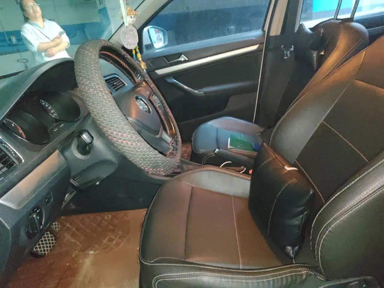 Volkswagen Gran Lavida 2017 1.6L Automatic Fashion Edition — миниатюра 15