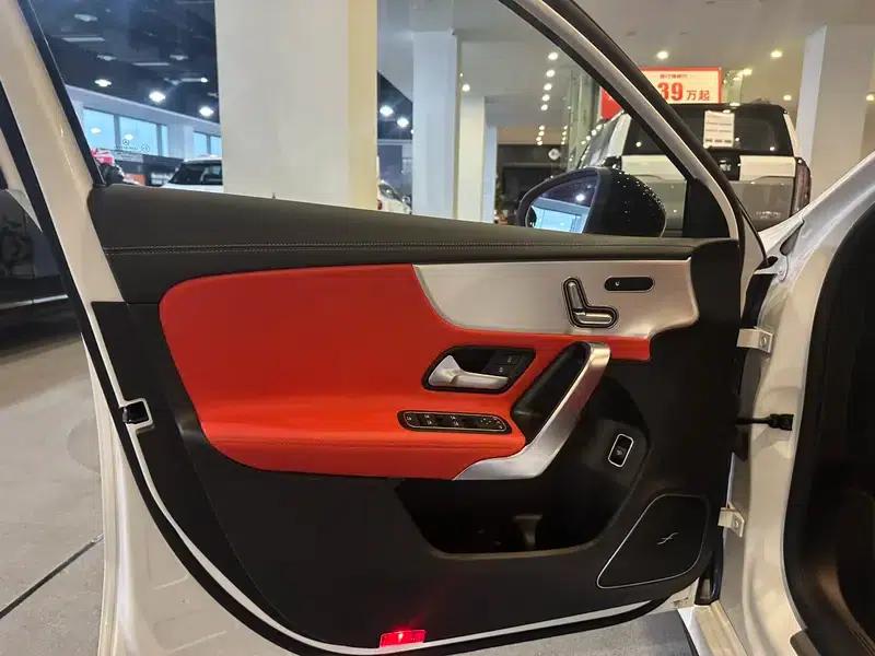 2025 Mercedes-Benz A-Class AMG A 35 L 4MATIC — миниатюра 17