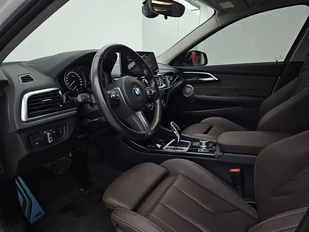 BMW 1 Series 2023 125i M Sport Shadow Edition — миниатюра 6